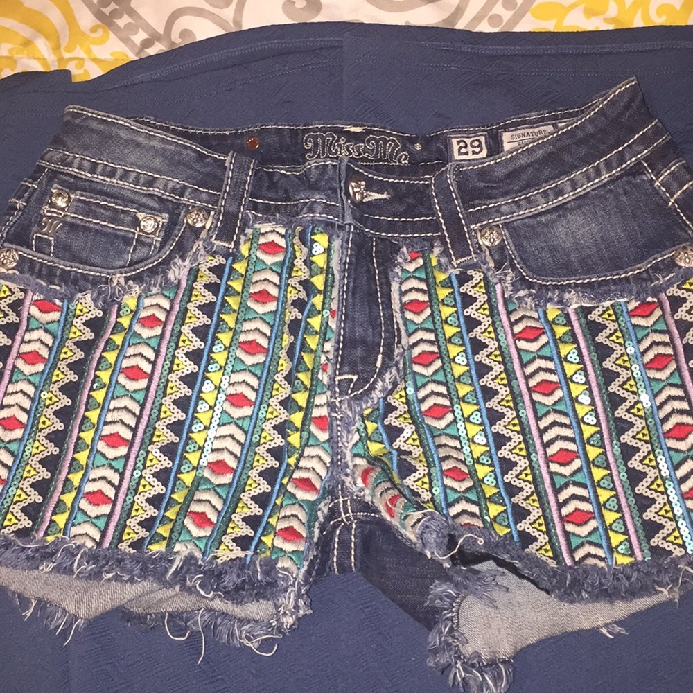 Miss Me Shorts 29